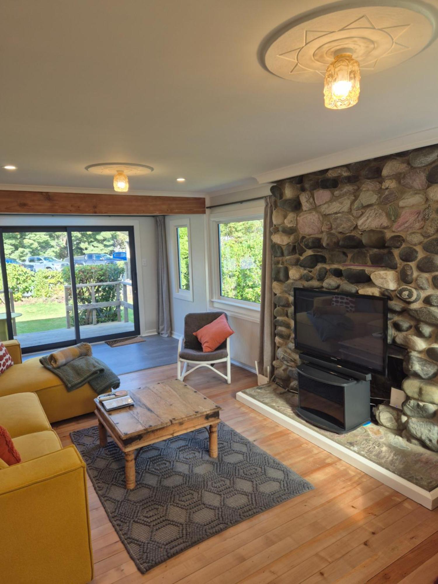 Cosy Getaway In Manapouri Villa Dış mekan fotoğraf